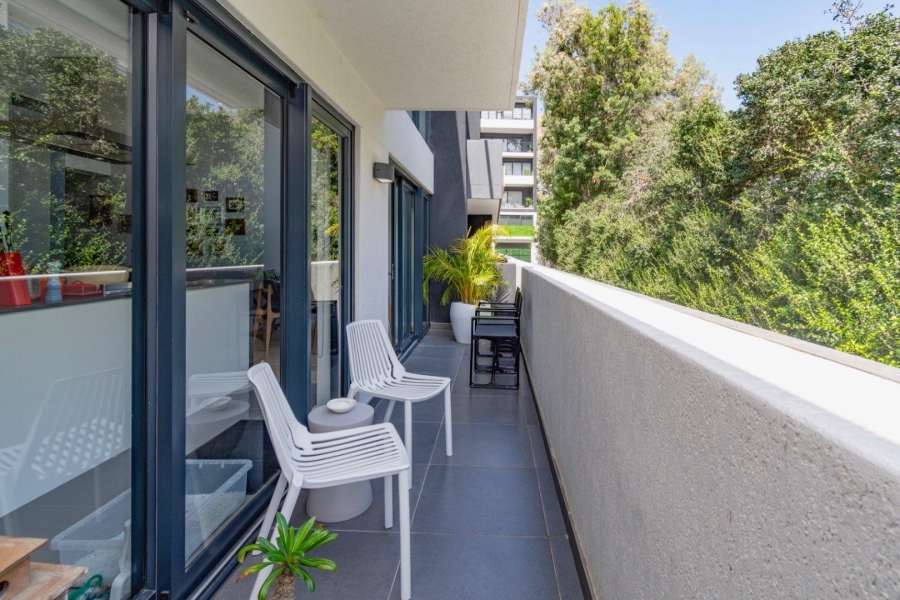 2 Bedroom Property for Sale in Sea Point Western Cape